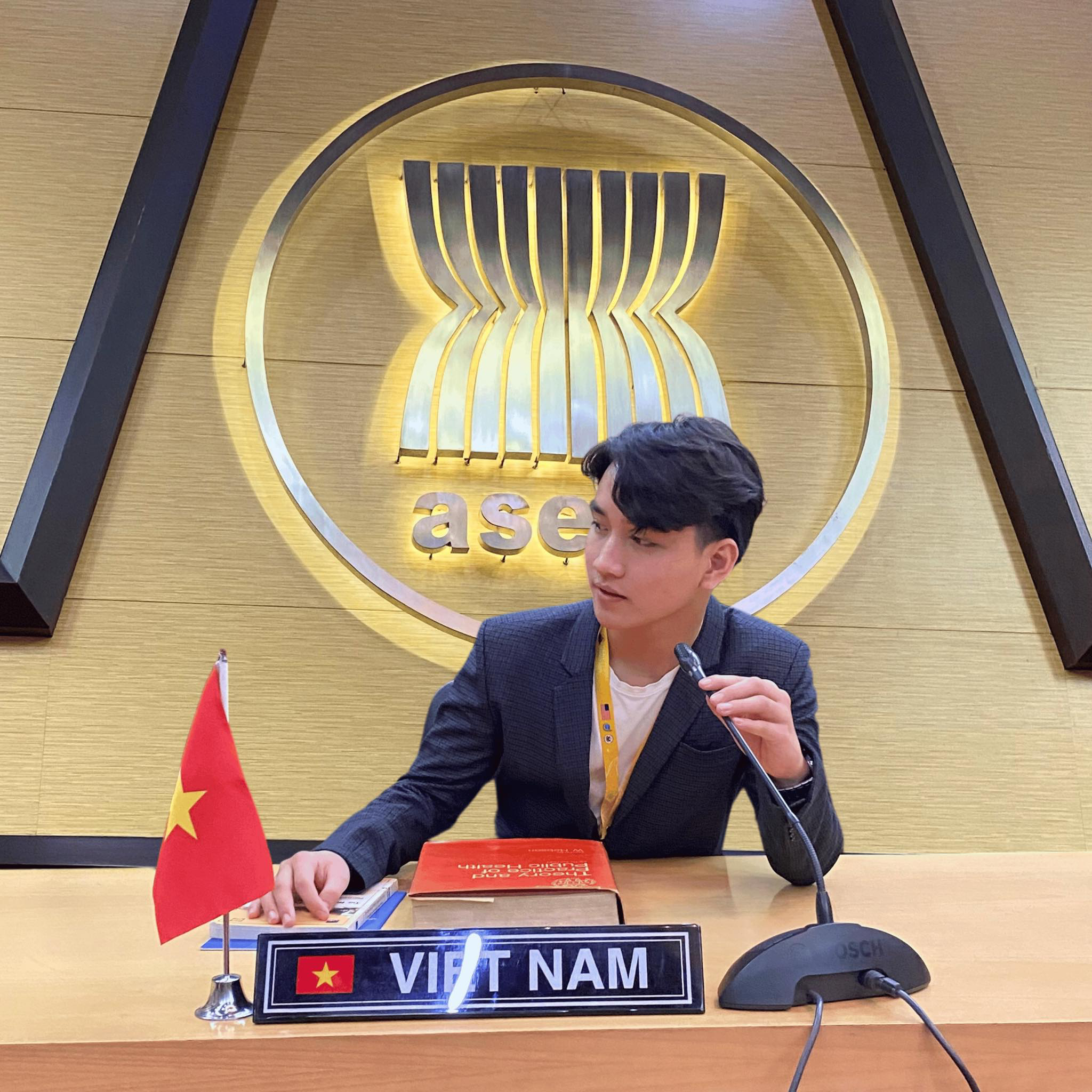 Nhat Anh Tran Portrait 3